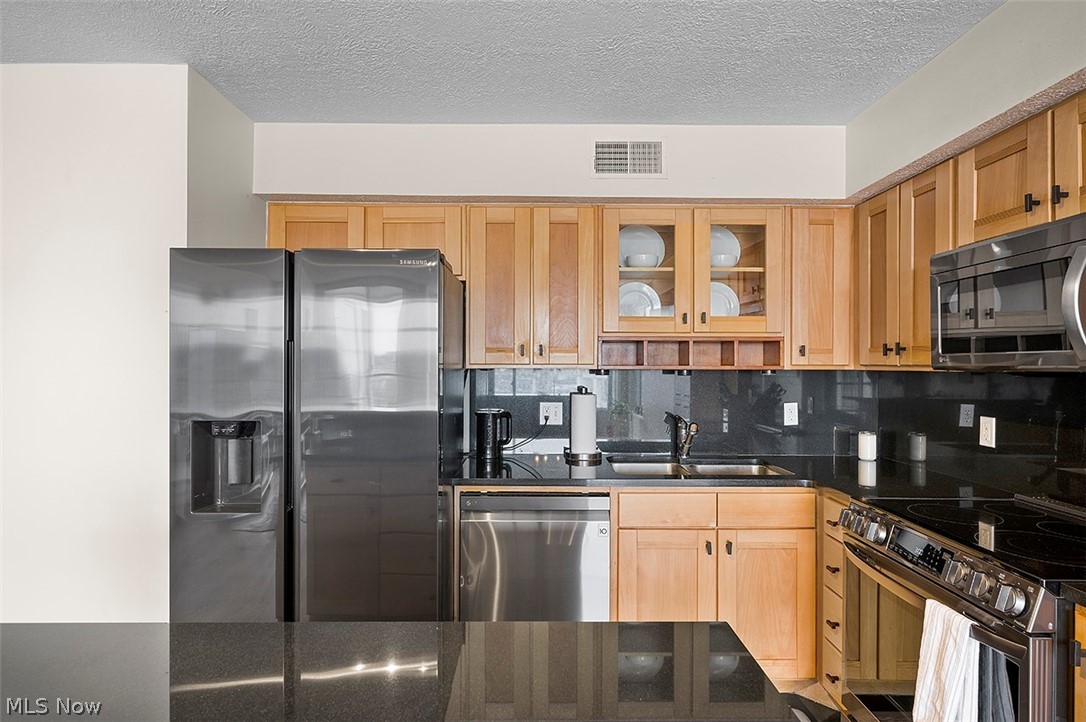 Condominiums/Stonebridge Ph #1 - Residential