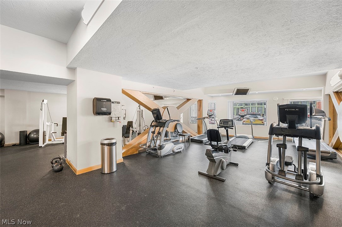 Condominiums/Stonebridge Ph #1 - Residential