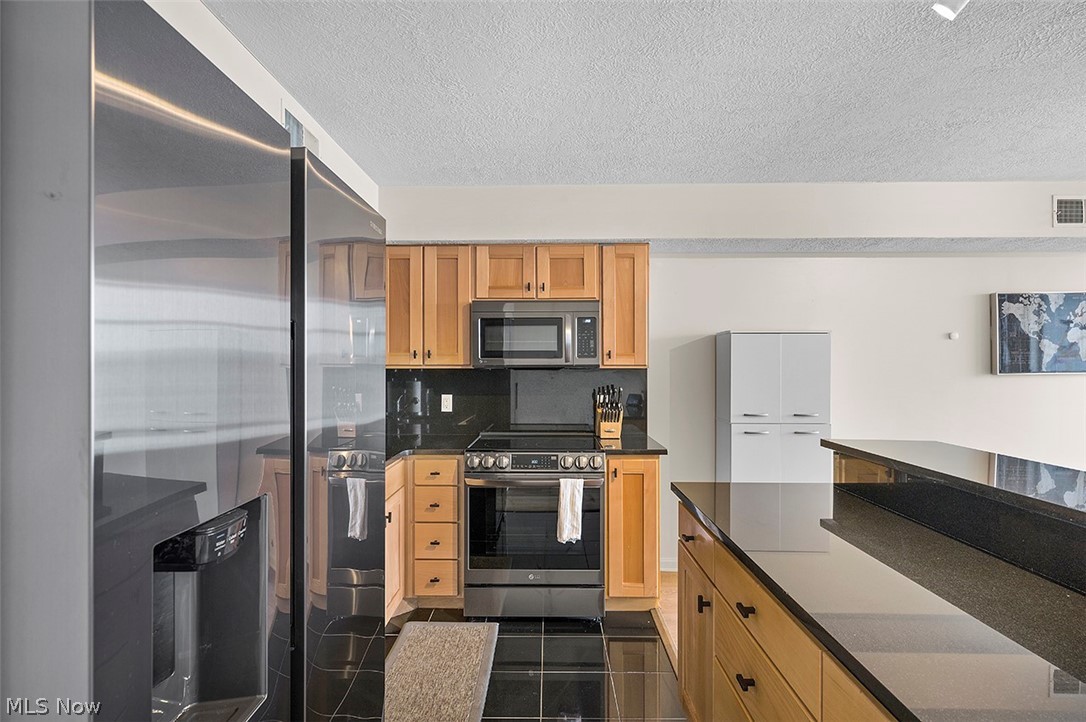 Condominiums/Stonebridge Ph #1 - Residential