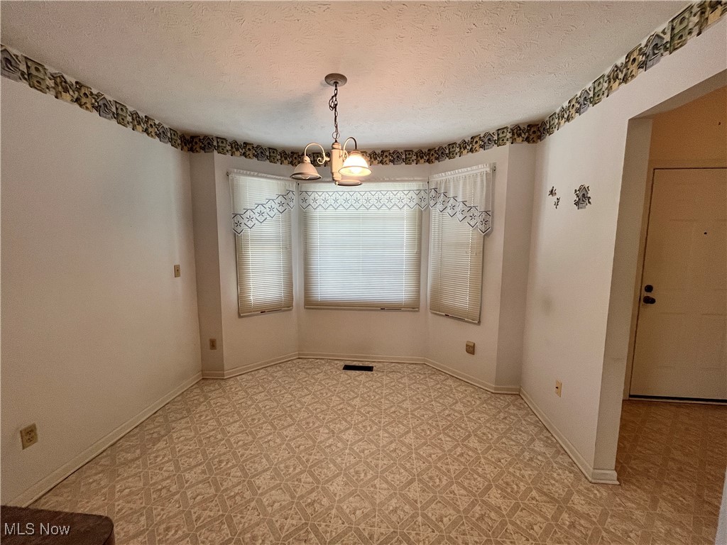 621 Cattail Circle, Brunswick, Ohio image 4