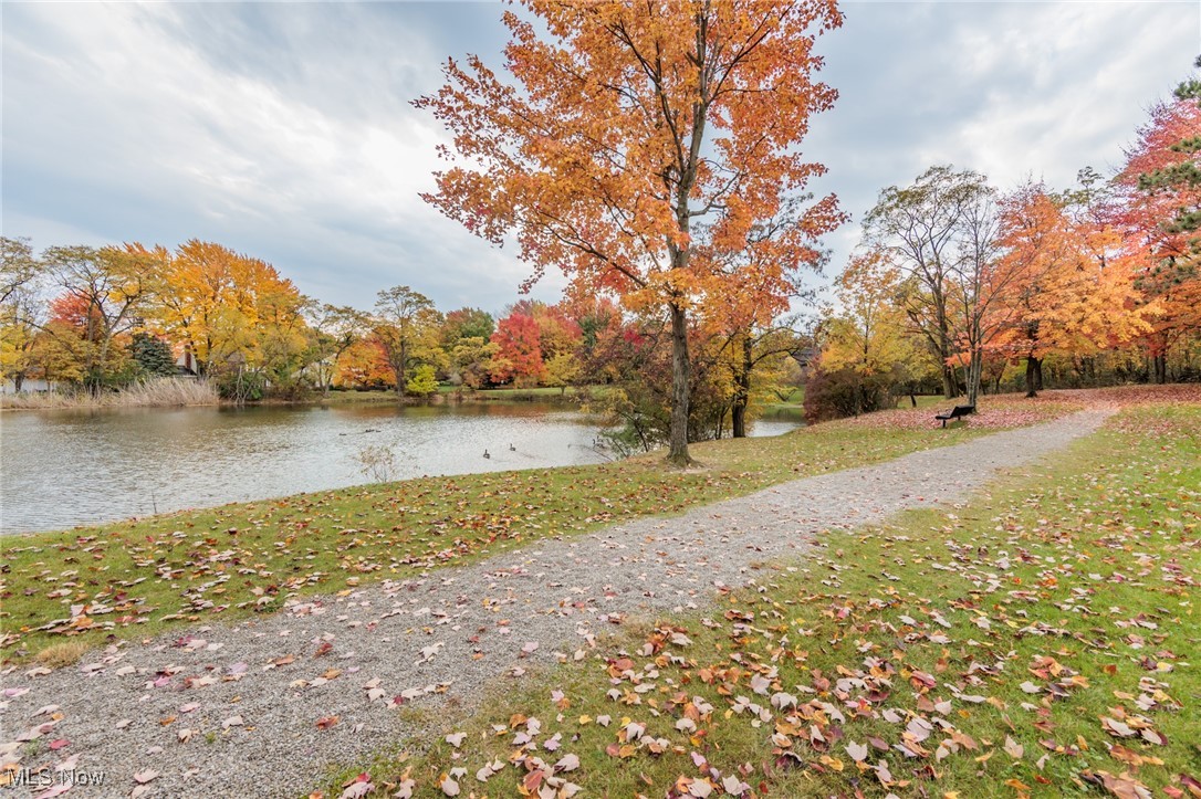 17801 Saratoga Trail, Strongsville, Ohio image 3