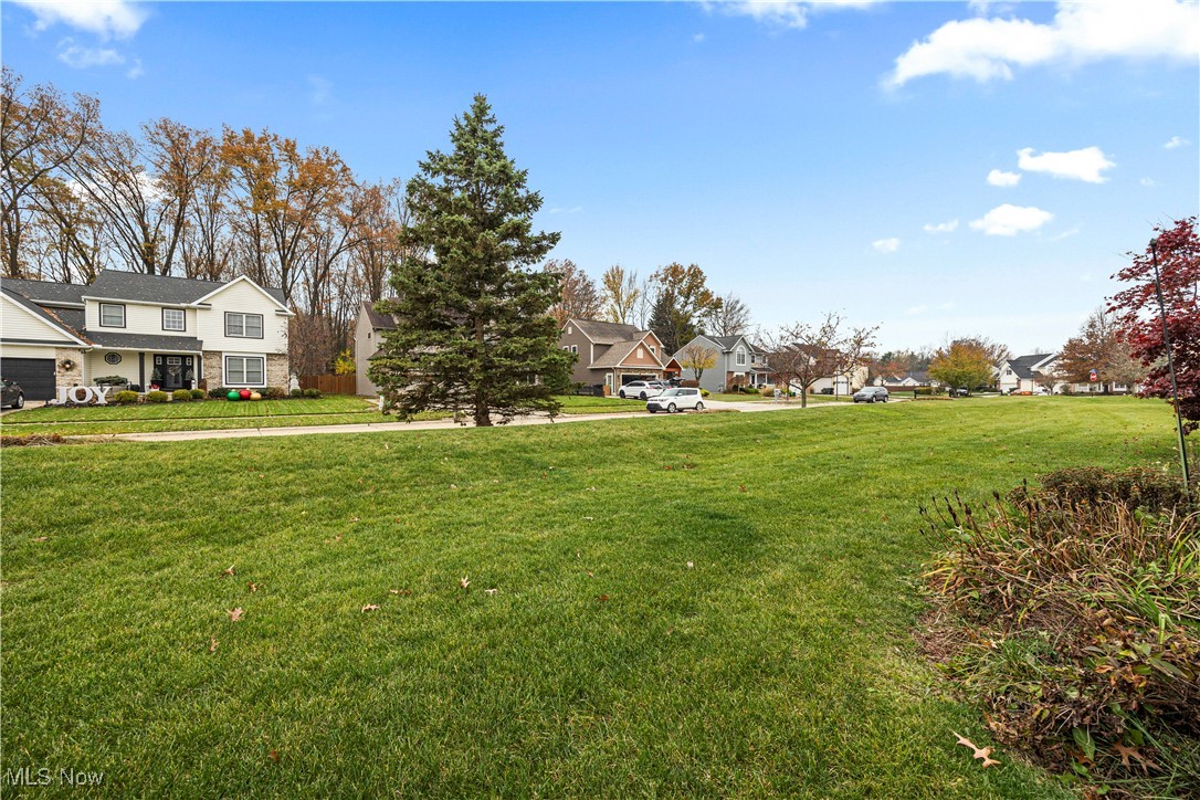 428 Stonehedge Drive, Elyria, Ohio image 38