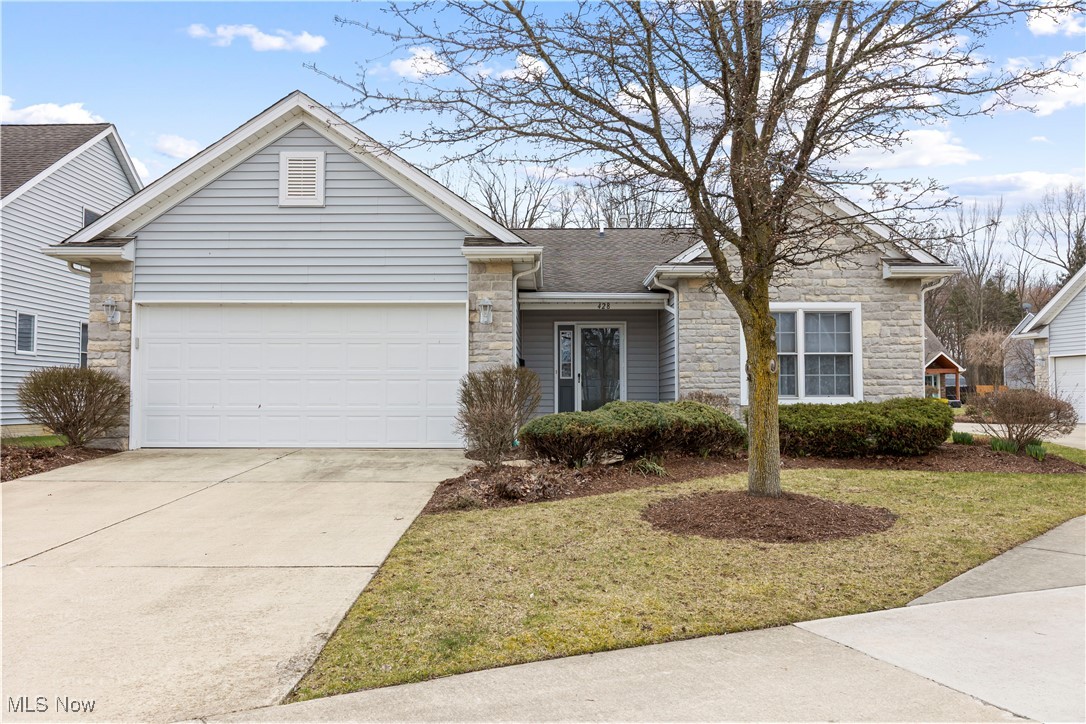 428 Stonehedge Drive, Elyria, Ohio image 2