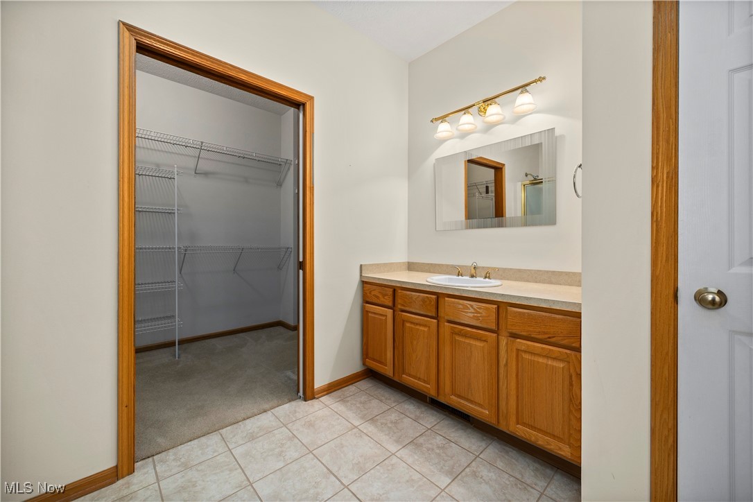 428 Stonehedge Drive, Elyria, Ohio image 29