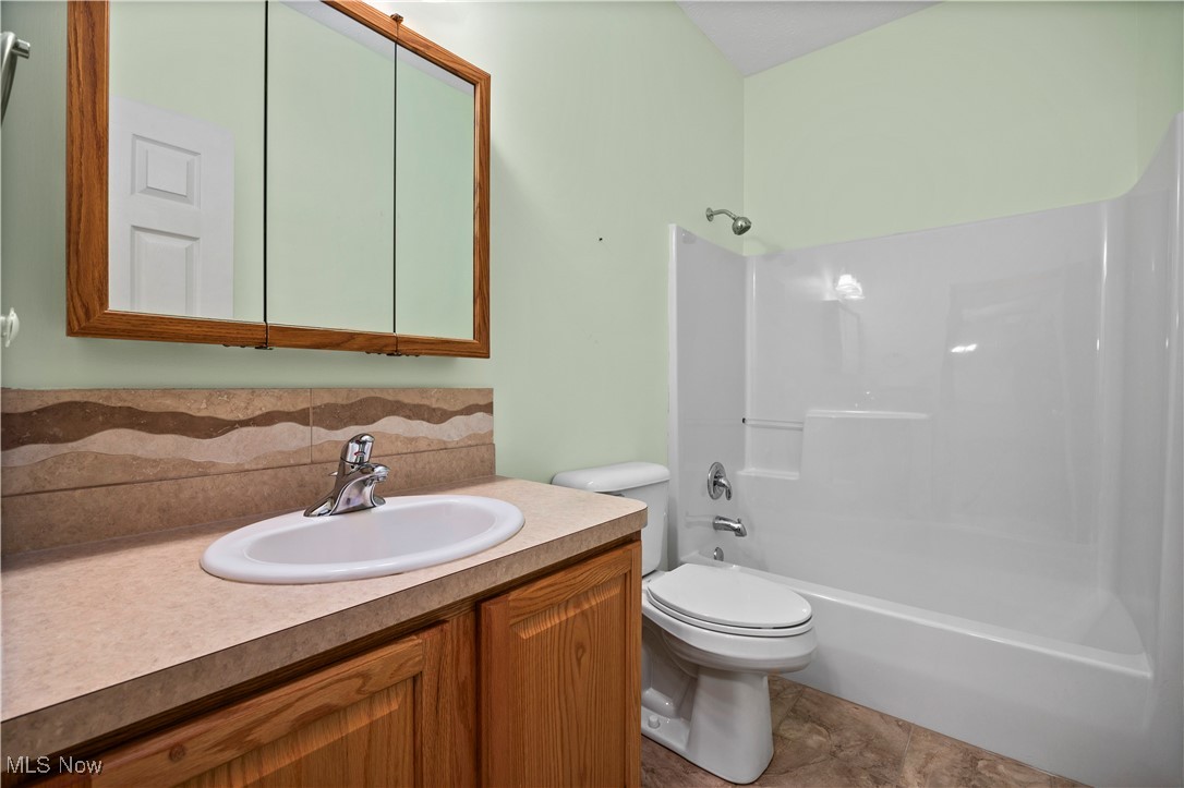 428 Stonehedge Drive, Elyria, Ohio image 19