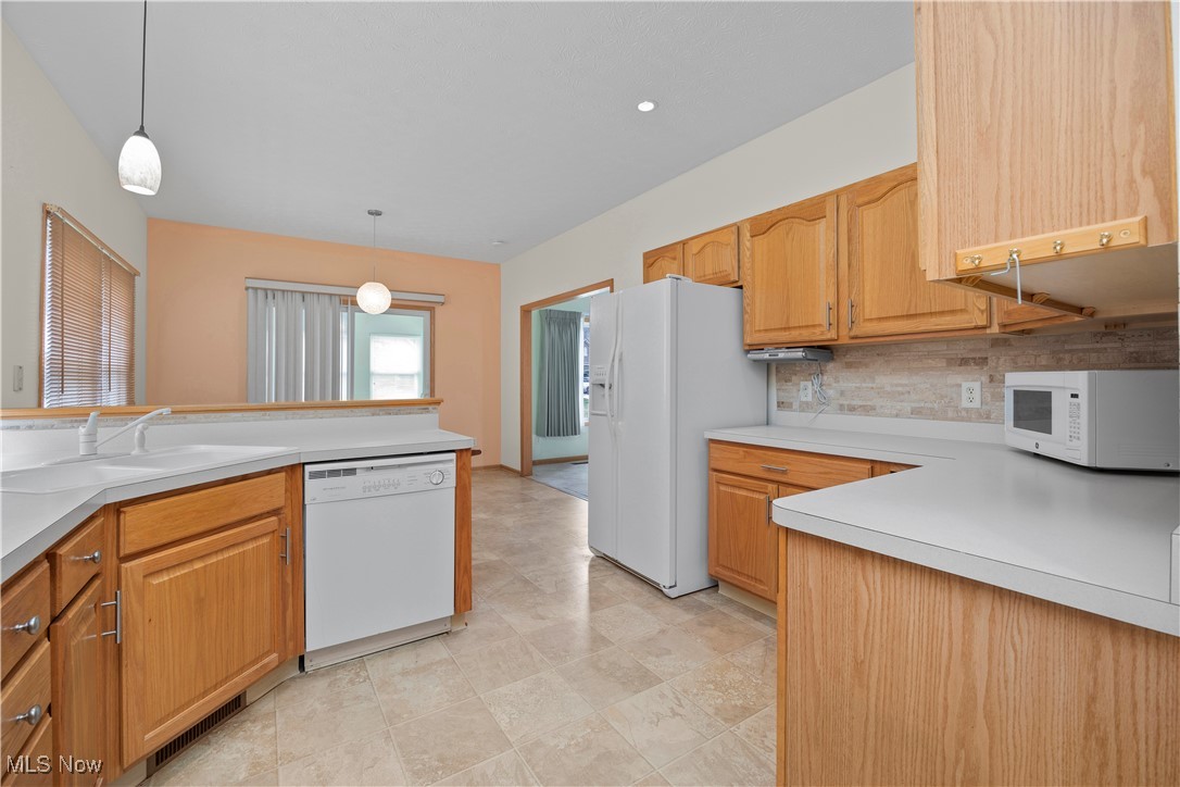 428 Stonehedge Drive, Elyria, Ohio image 11