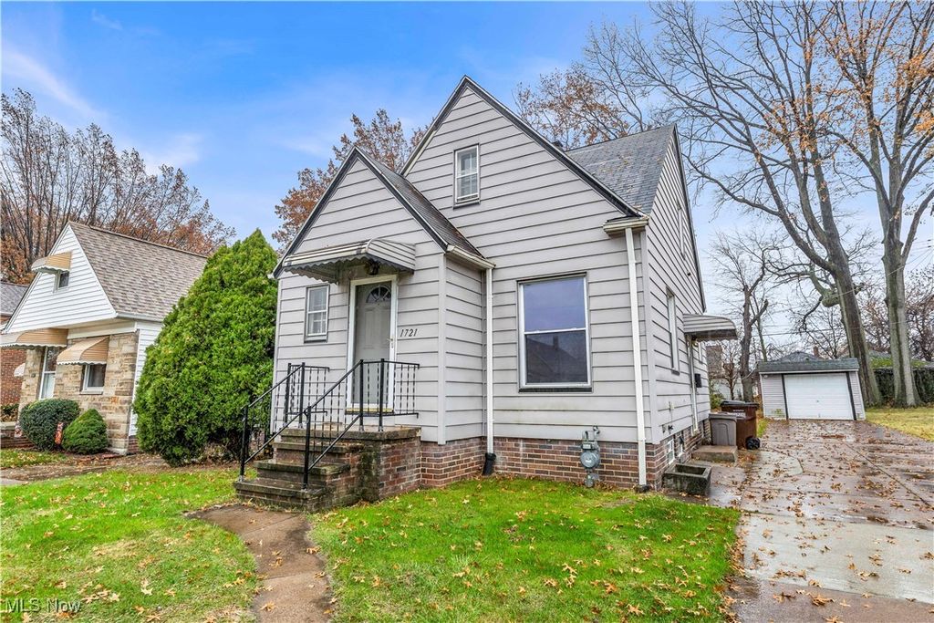 Photo of 1721 Tuxedo Avenue, Parma, OH 44134 (MLS # 5174549)