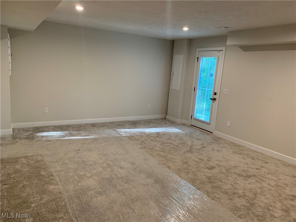 Avon, Ohio 44011, United States, 3 Bedrooms Bedrooms, ,3 BathroomsBathrooms,Residential,Active,212051