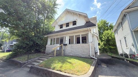 Photo of 200 Jesse Avenue, Akron, OH 44310 (MLS # 5217104)
