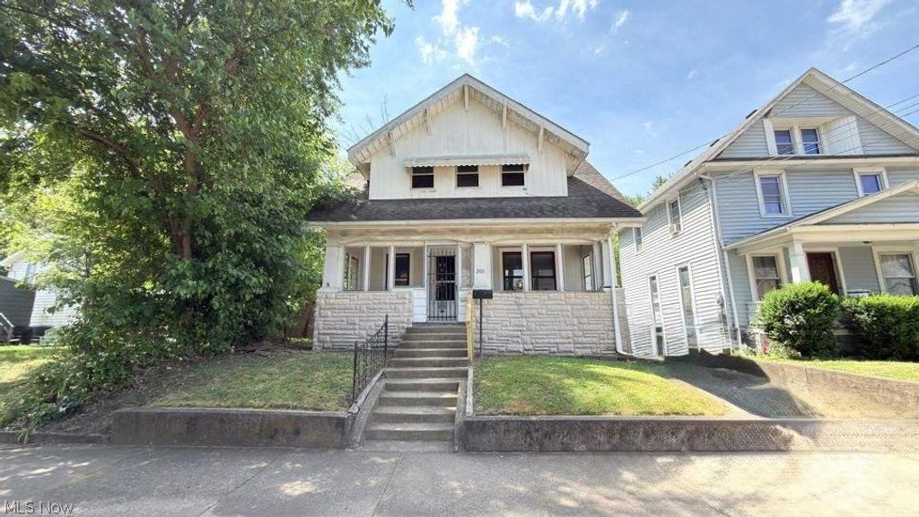 Photo of 200 Jesse Avenue, Akron, OH 44310 (MLS # 5217104)