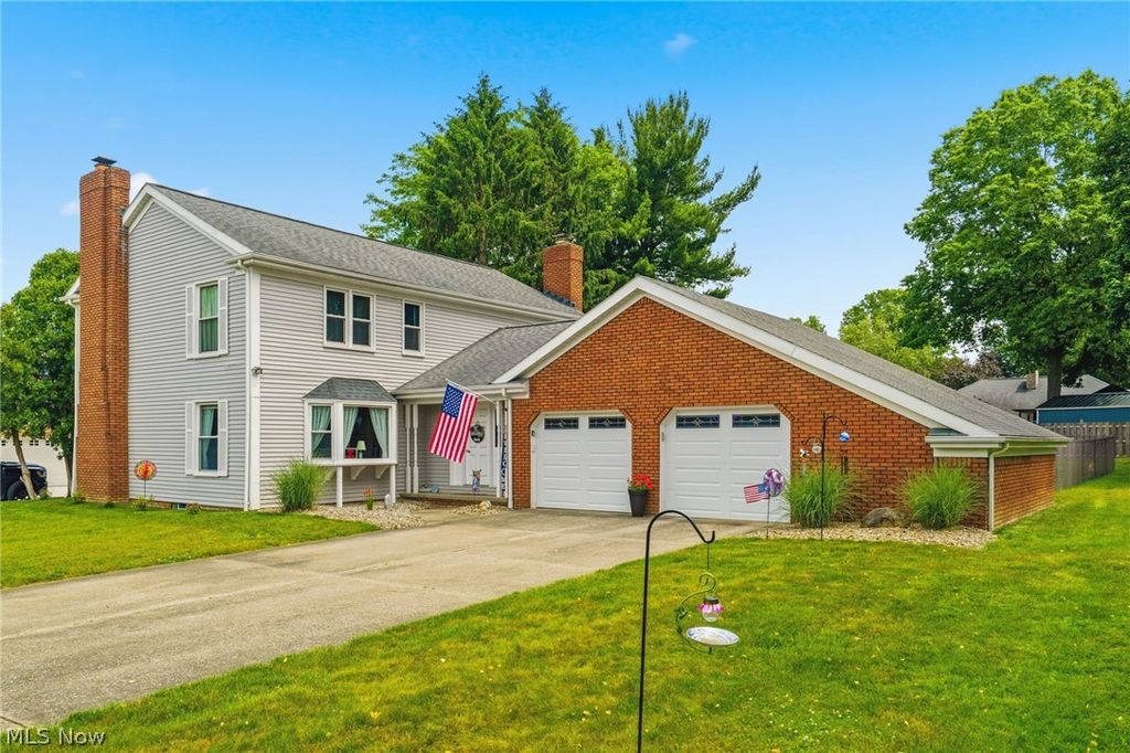 Photo of 1200 Briarview Avenue NW, North Canton, OH 44720 (MLS # 5218871)