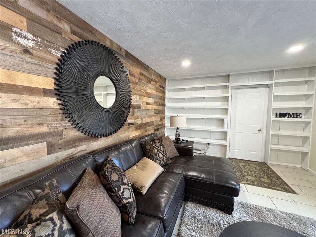 Meadowlawn Condo - Residential