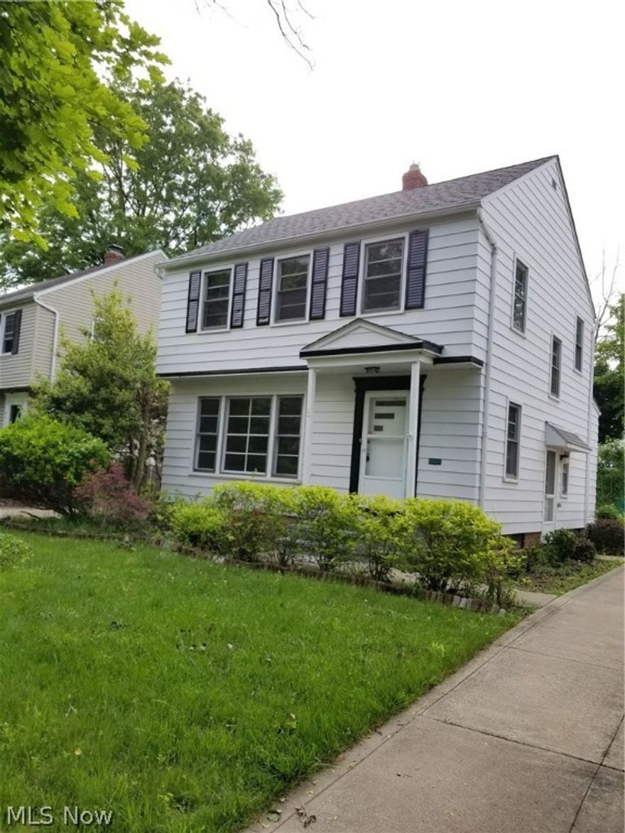 Beautiful spacious colonial in a great location!! Freshly painted and Updated! New flooring throughout first floor ad kitchen! Beautiful hardwood floors upstairs! Bathrooms redone with new vanities, floors and more! This house wont be available for long!!
