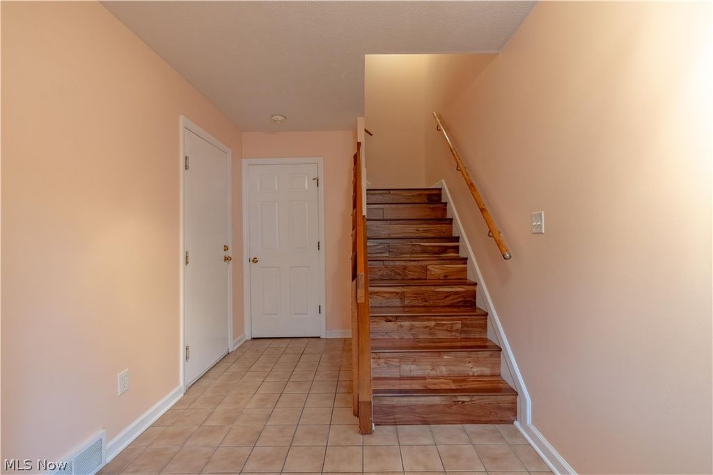 Photo of 6830 Chaffee Court, Brecksville, OH 44141 (MLS # 5206405)
