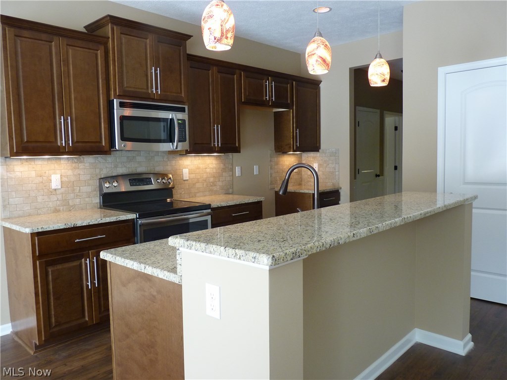 The Reserve at Pine Lakes Village - Residential