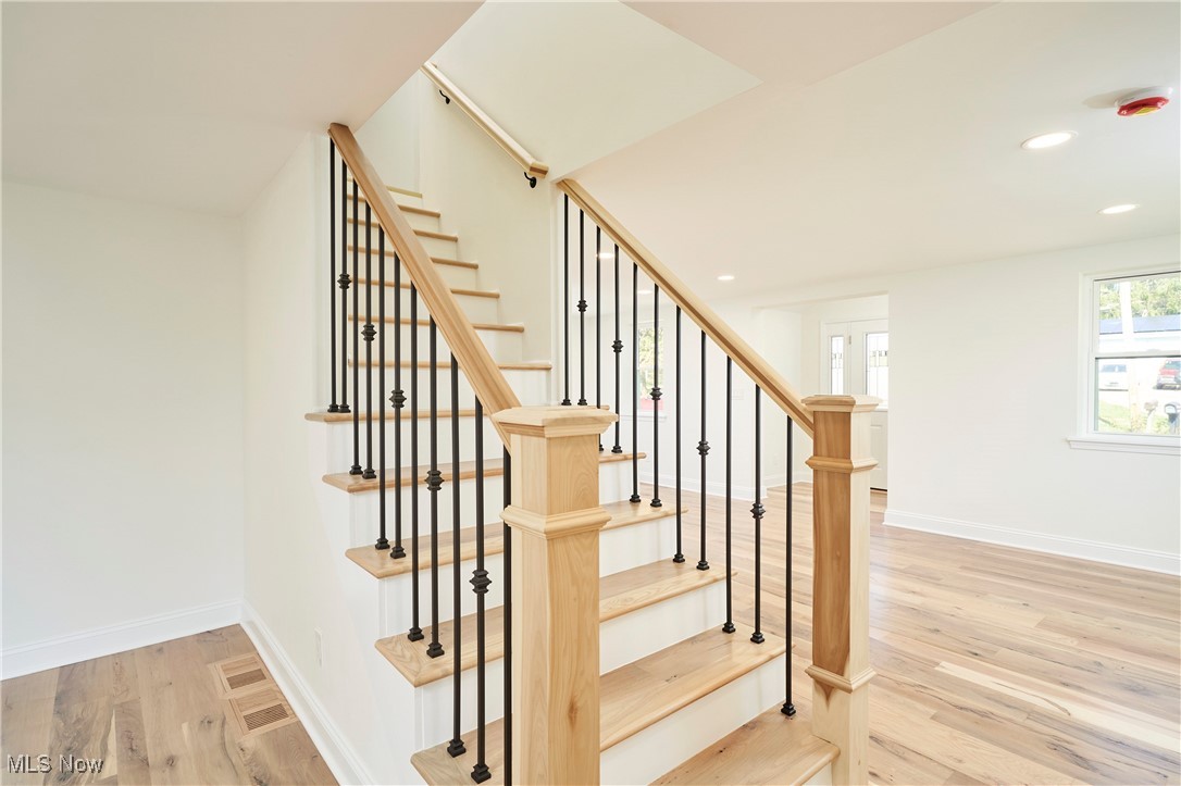 Burton, Ohio 44021, United States, 4 Bedrooms Bedrooms, ,3 BathroomsBathrooms,Residential,Active,228342