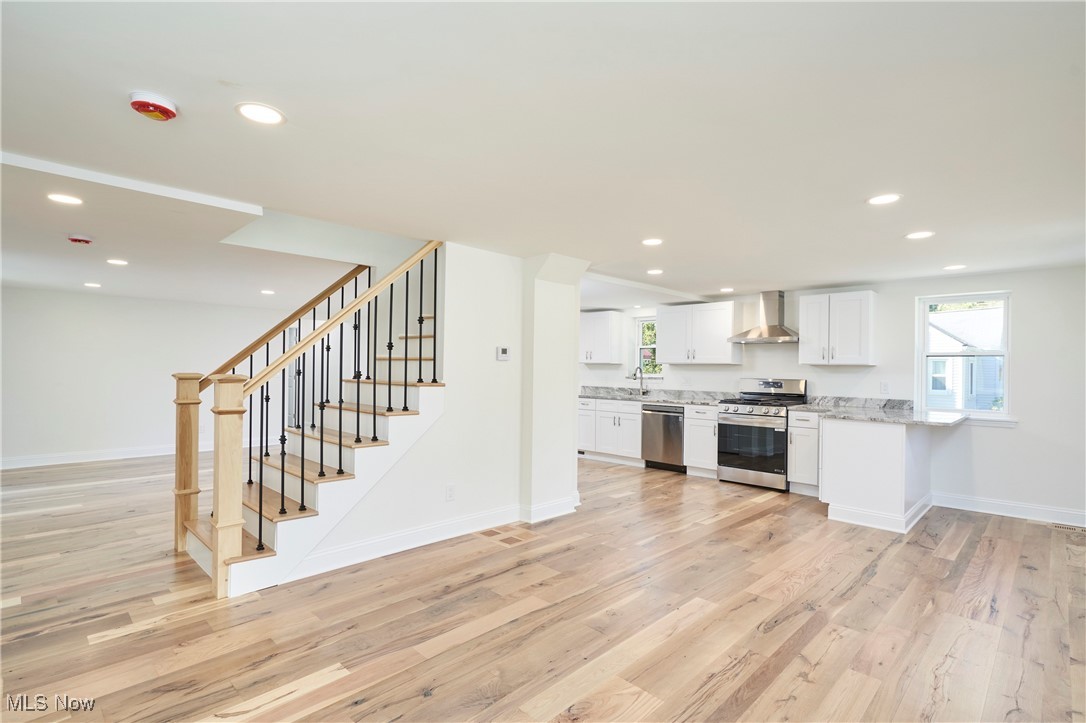 Burton, Ohio 44021, United States, 4 Bedrooms Bedrooms, ,3 BathroomsBathrooms,Residential,Active,228342