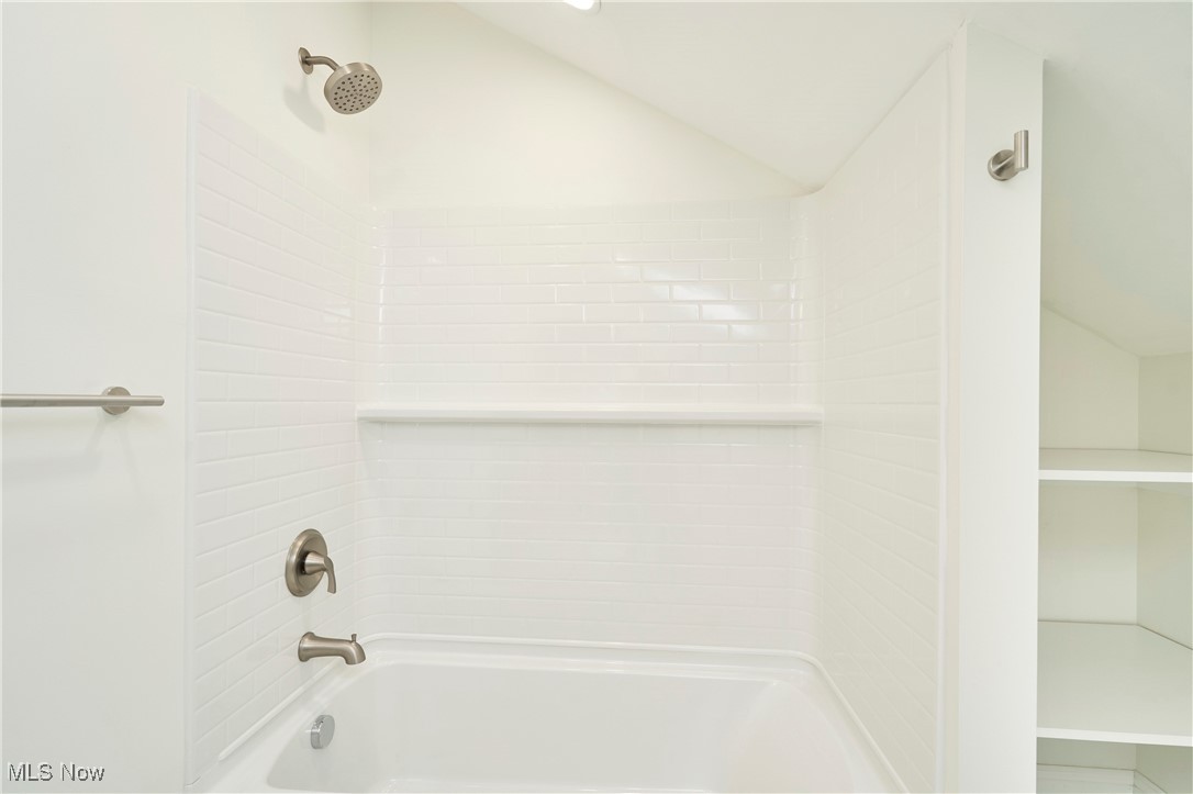 Burton, Ohio 44021, United States, 4 Bedrooms Bedrooms, ,3 BathroomsBathrooms,Residential,Active,228342