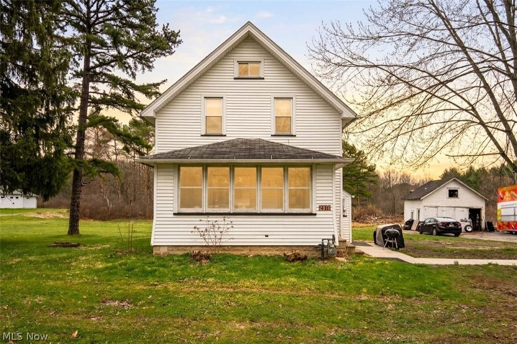 Photo of 2816 Hoagland Blackstub Road, Cortland, OH 44410 (MLS # 5197717)