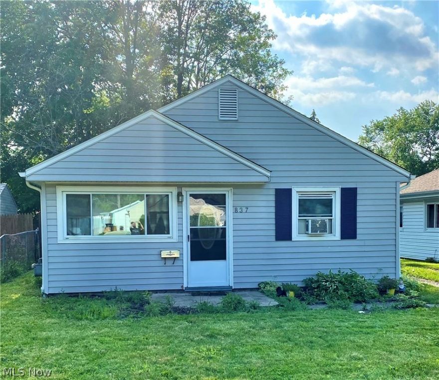 Do not pass this opportunity up! Adorable 3 bedroom home * Bathroom updated 2018 * Bedroom Laminate 2020 * Fenced yard * Appliances Included * Seller Offering 1 Year Home Warranty * Bring your personal touches and make this house your new home! All offers highest & best will be reviewed Fri. 6/18 at 12pm.