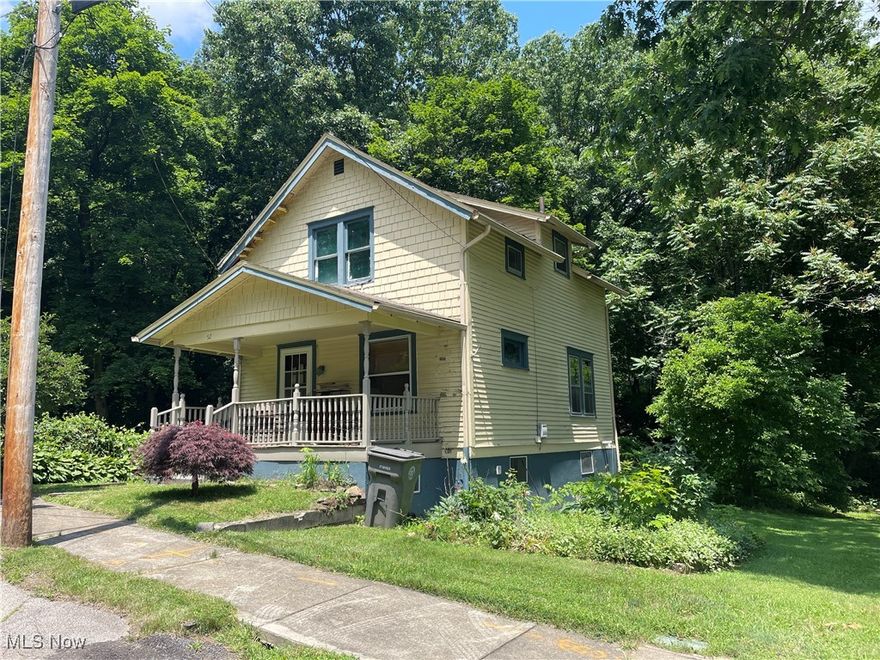 Priced for immediate sale.  Exceptional location on dead end street. Home appears to back to Crandall park ravine.  Several parcels will be combined into one in re plat.  Home is in need of renovation but is priced to sell.  Seller considering cash non contingent offers only.  Call any licensed real estate agent to inquire about a private showing. Mahoning County Probate Case #