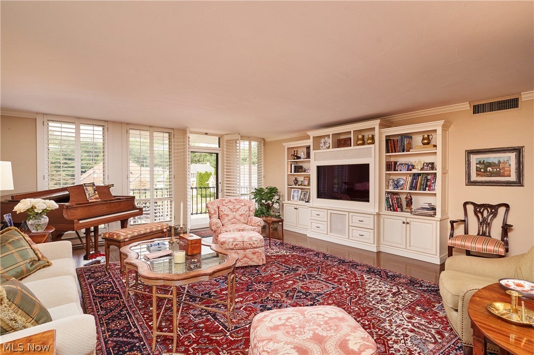 2385 Covington Road 304