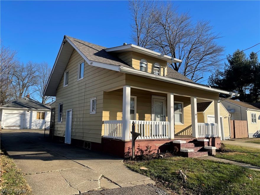 Very nice investment opportunity here! 2 homes located with 3 parcels-tlc needed to get rent ready but nice income once they are there. Close to everything!  Call today for a private viewing!