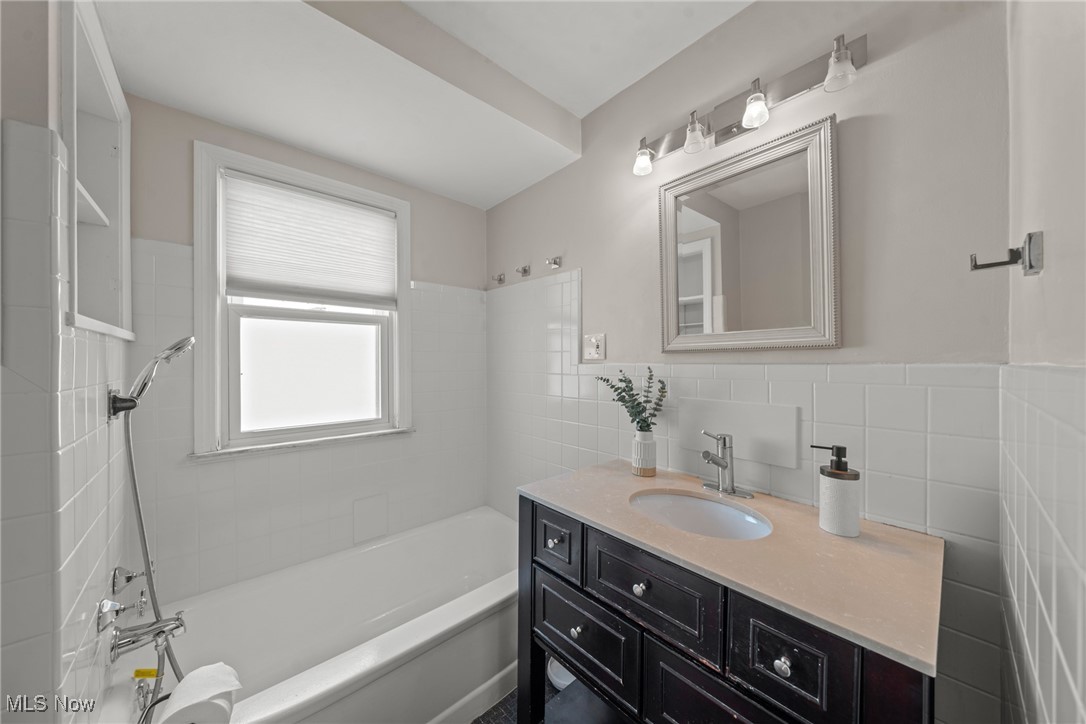 24005 E Silsby Road, Beachwood, Ohio image 24