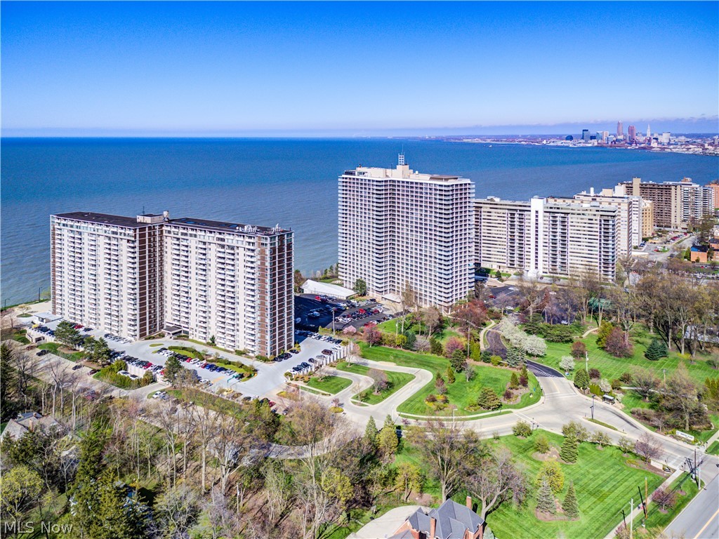 The Carlyle - Residential