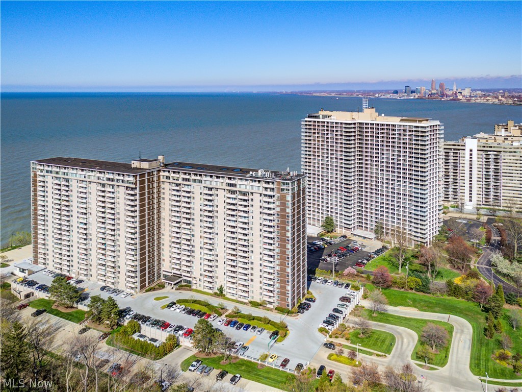 The Carlyle - Residential