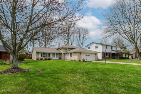 27475 Edgepark Boulevard, North Olmsted, OH 44070 - #: 5113356