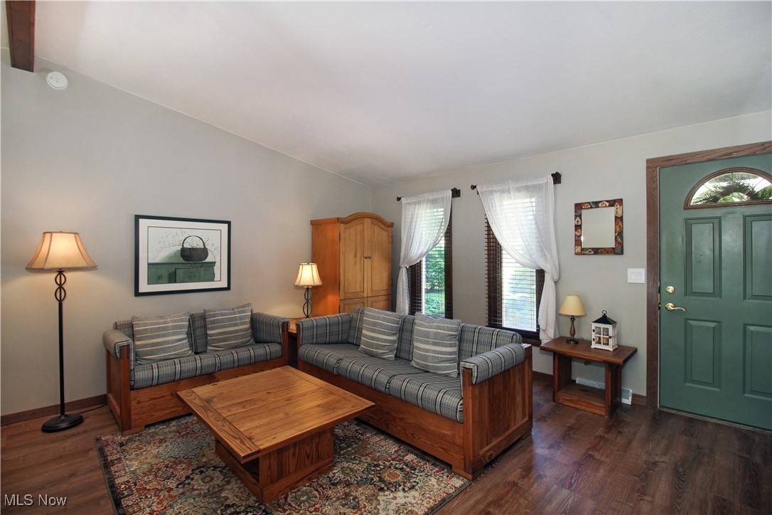 27913 Knickerbocker Road, Bay Village, Ohio image 2