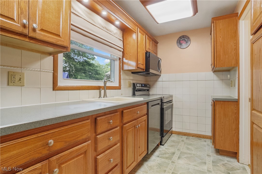 Cuyahoga Falls, Ohio 44221, United States, 3 Bedrooms Bedrooms, ,2 BathroomsBathrooms,Residential,Active,170376