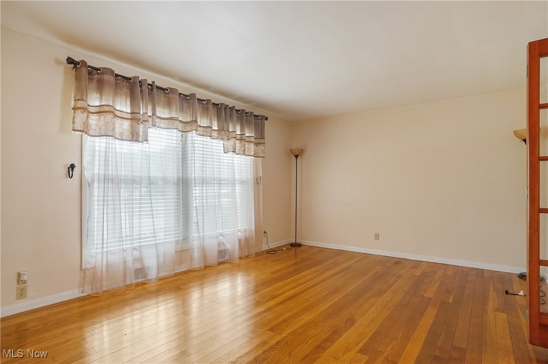 Cuyahoga Falls, Ohio 44221, United States, 3 Bedrooms Bedrooms, ,2 BathroomsBathrooms,Residential,Active,170376