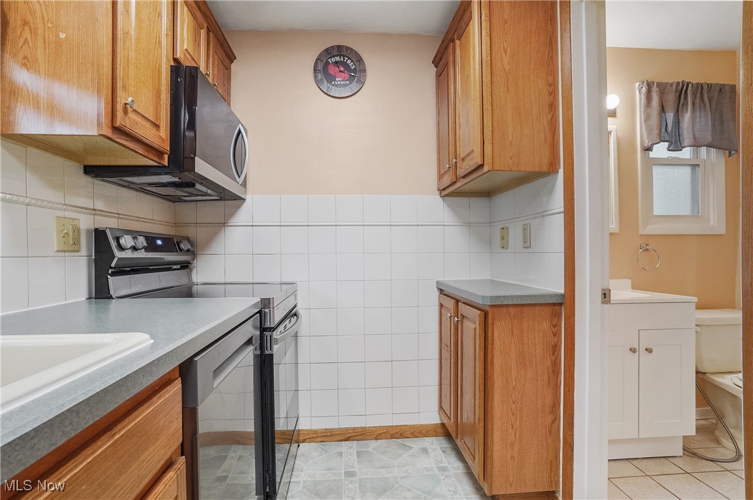 Cuyahoga Falls, Ohio 44221, United States, 3 Bedrooms Bedrooms, ,2 BathroomsBathrooms,Residential,Active,170376