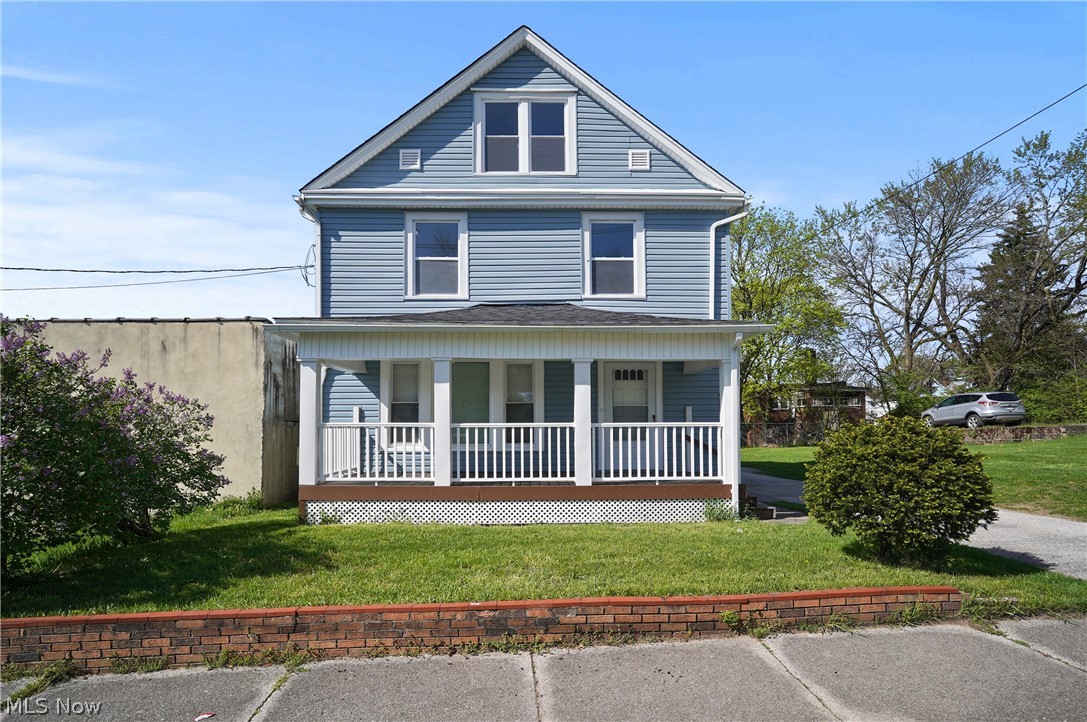 Newly Renovated 5 Bedroom, 2 Full baths,.. Updates include New Roof, Vinyl Siding, High Efficiency Furnace & A/C.
Bathrooms & Kitchen. New Flooring and Paint... All within the last year.... Extra lot included....