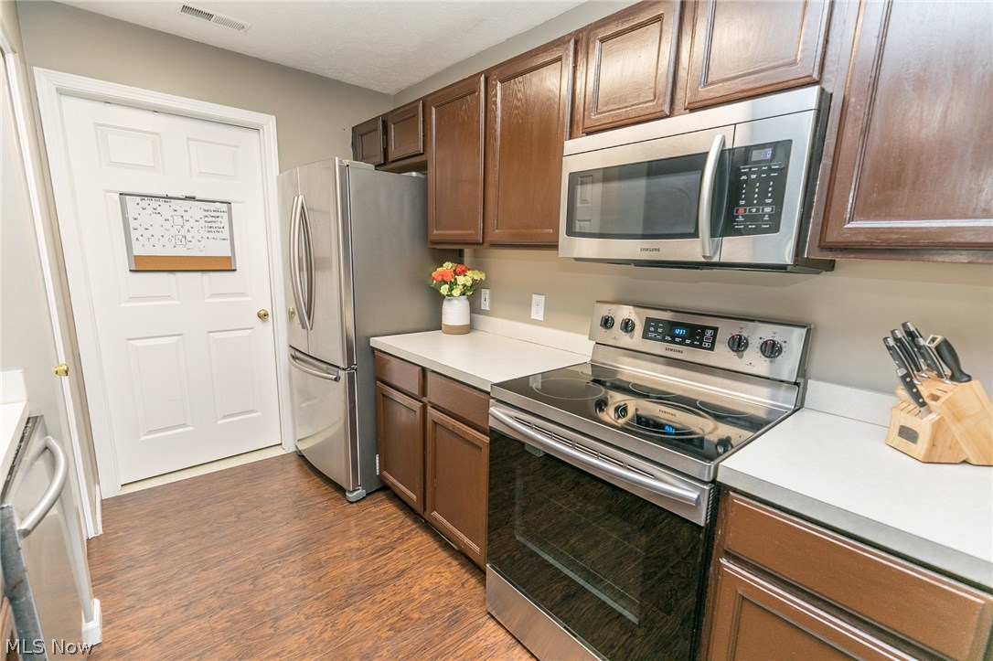 Lenox Crk Condo - Residential