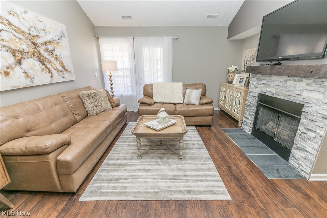 Lenox Crk Condo - Residential