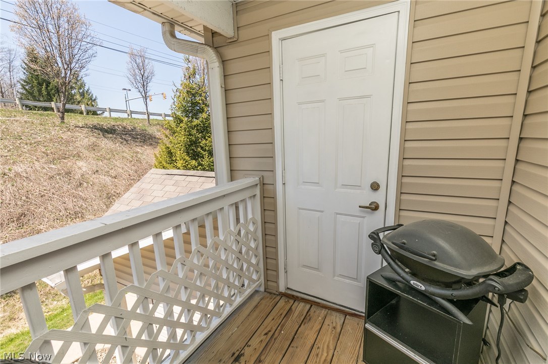 Lenox Crk Condo - Residential