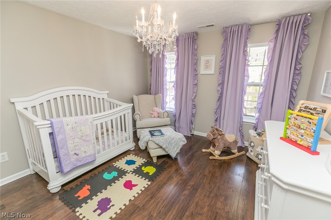 Lenox Crk Condo - Residential