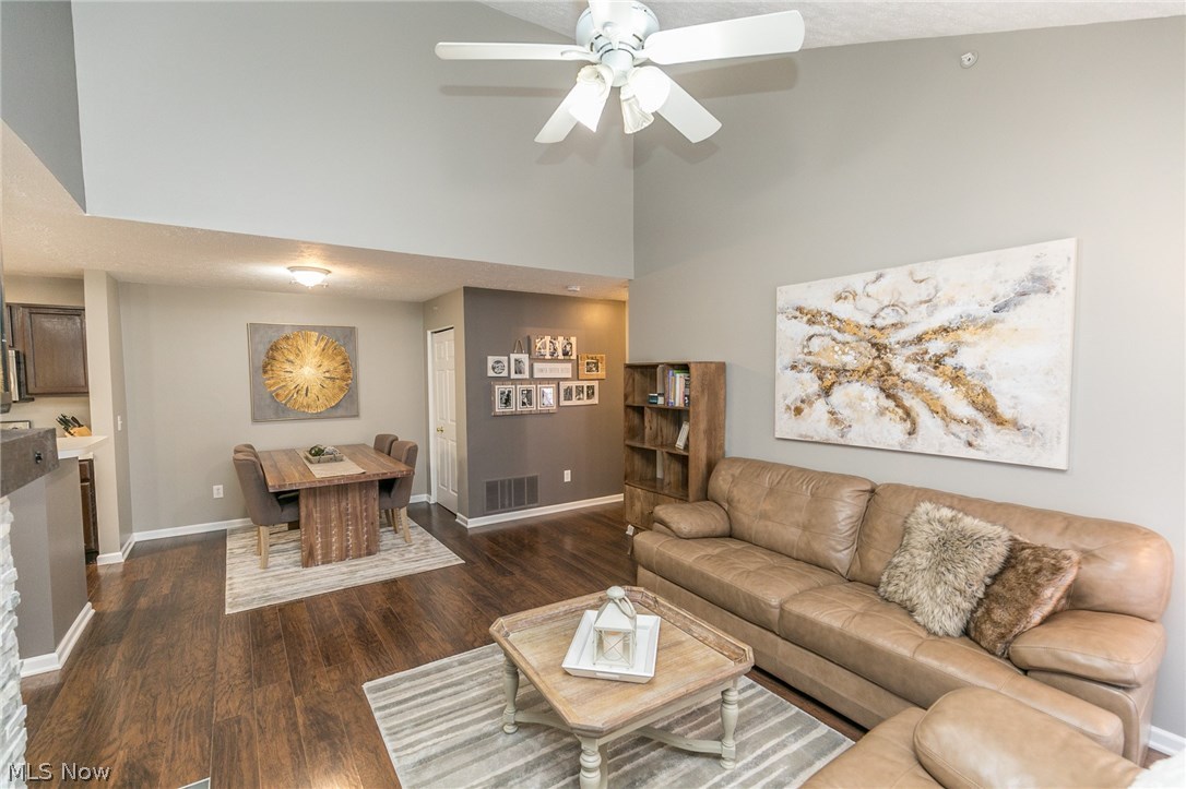 Lenox Crk Condo - Residential