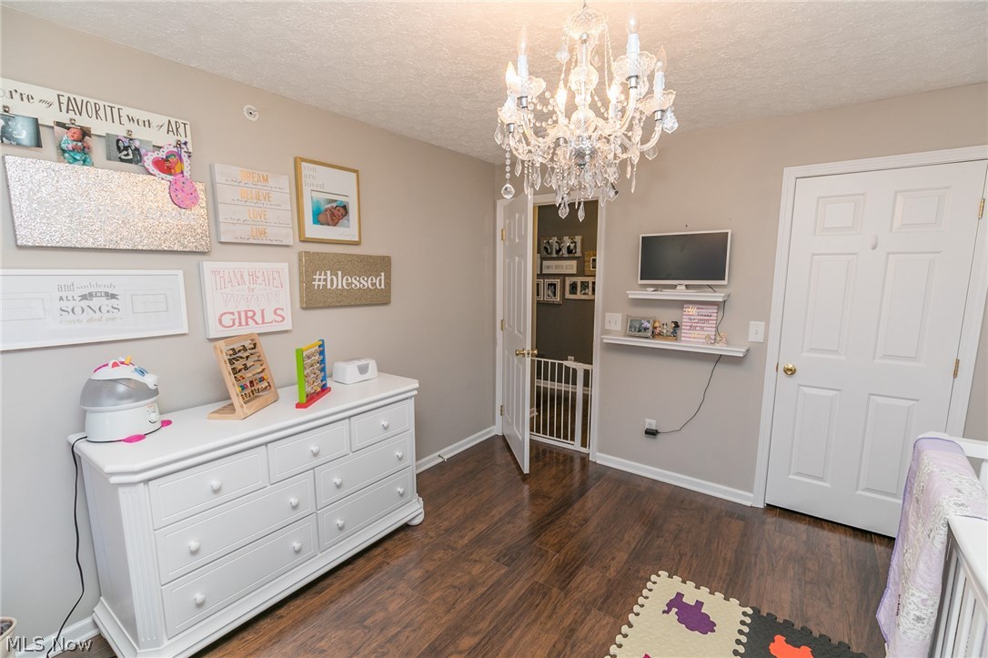 Lenox Crk Condo - Residential