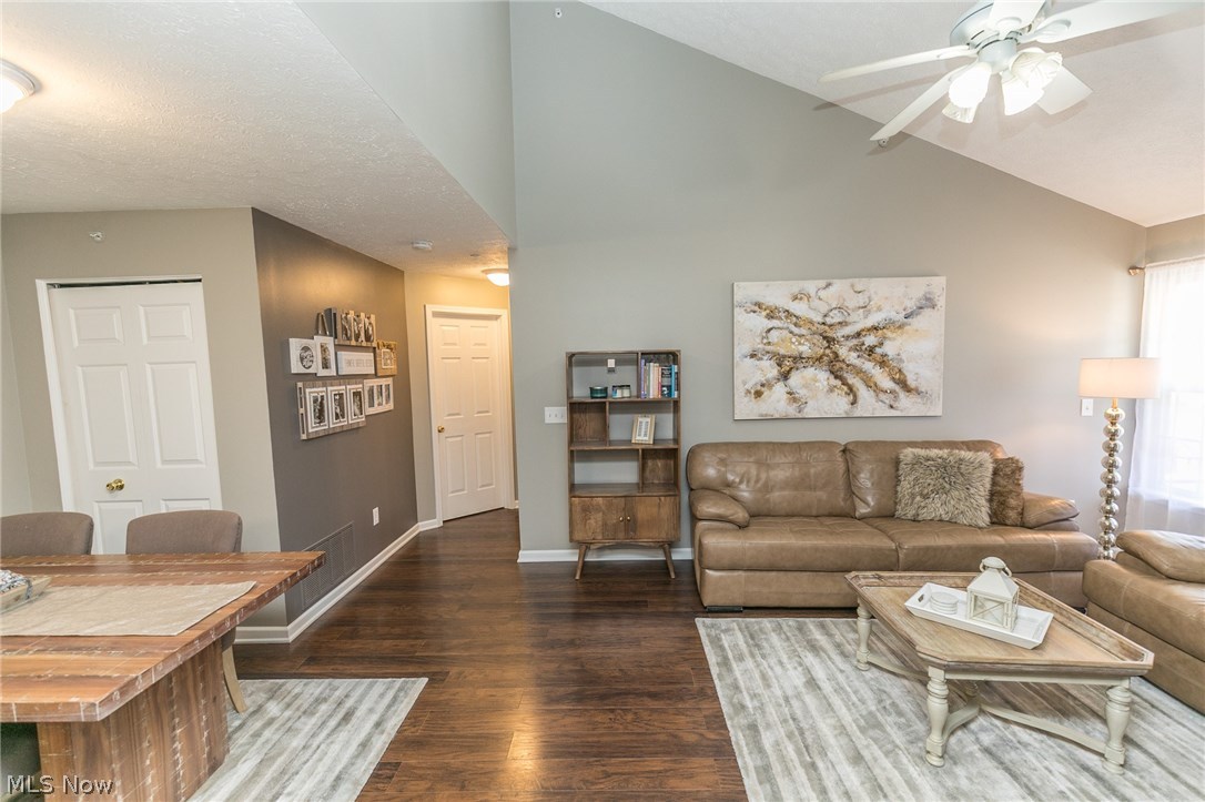 Lenox Crk Condo - Residential