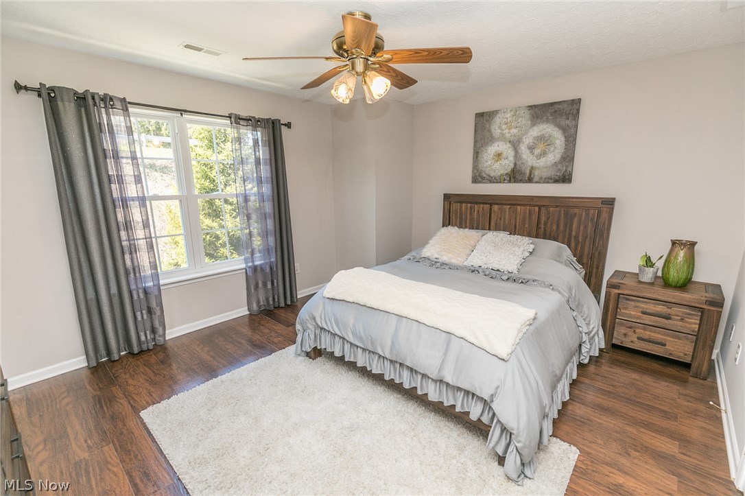 Lenox Crk Condo - Residential