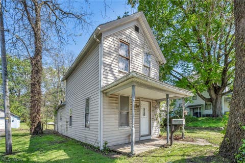 Homes For Sale - 383 N Arlington Street<br/> Akron, OH 44305