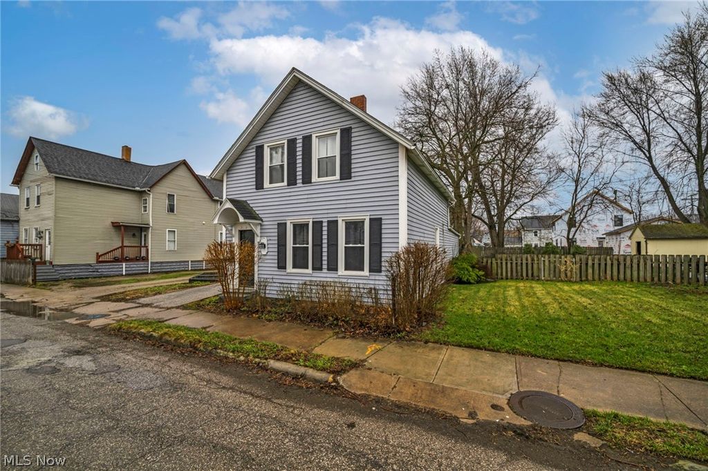 Photo of 3623 Siam Avenue, Cleveland, OH 44113 (MLS # 5193808)