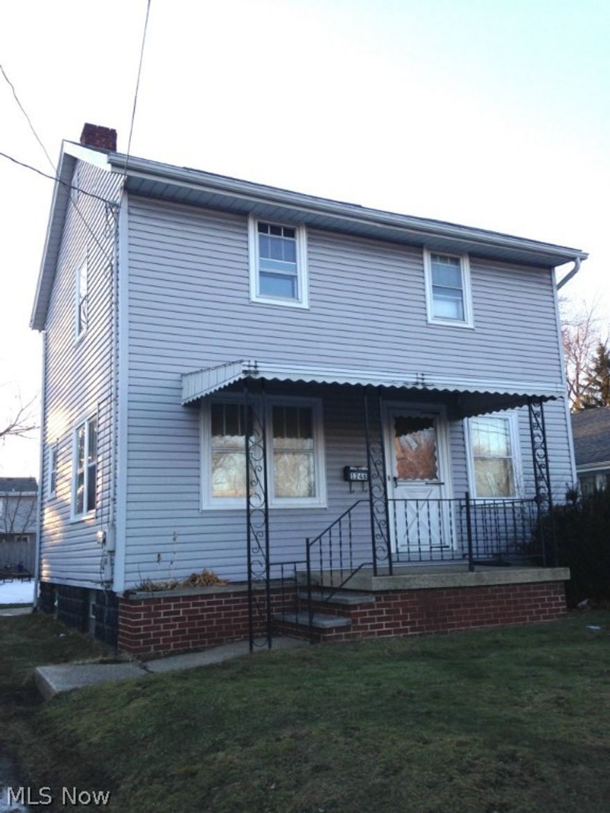 Super cute 3 bedroom home available for rent!   This house has great hardwoods, decorative fireplaces, a partially finished basement and a nice sized back yard. Cute front porch. Conveniently located right off the freeway.  No section 8.  Credit, criminal and eviction history screening.