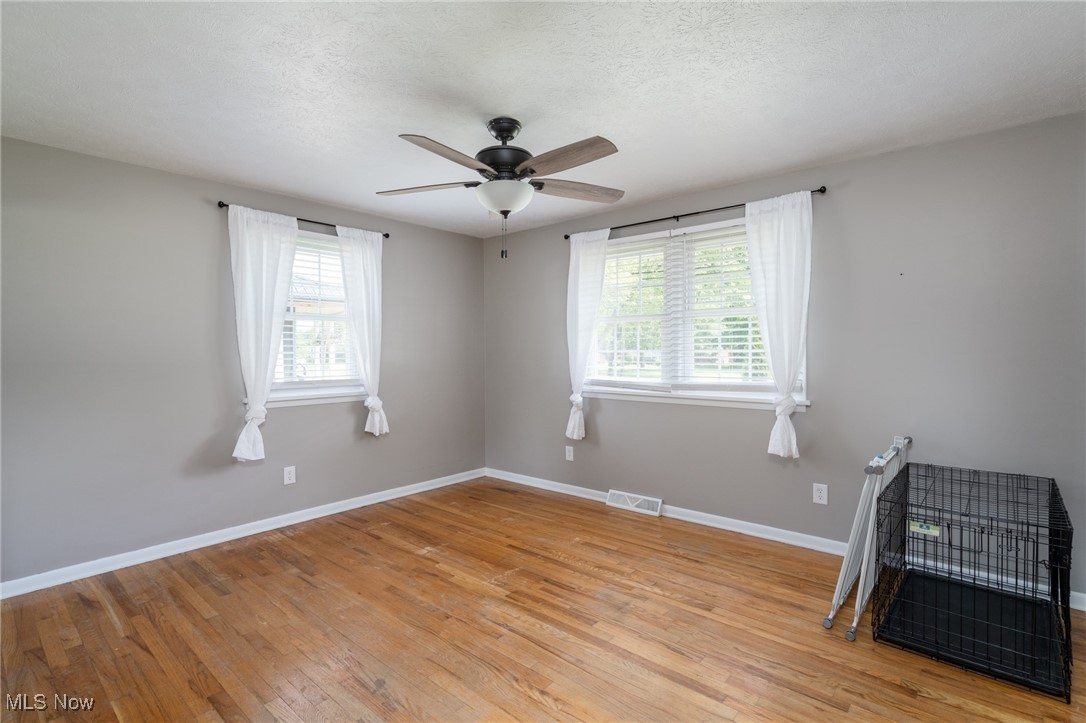 320 N Lake Street, South Amherst, Ohio image 15