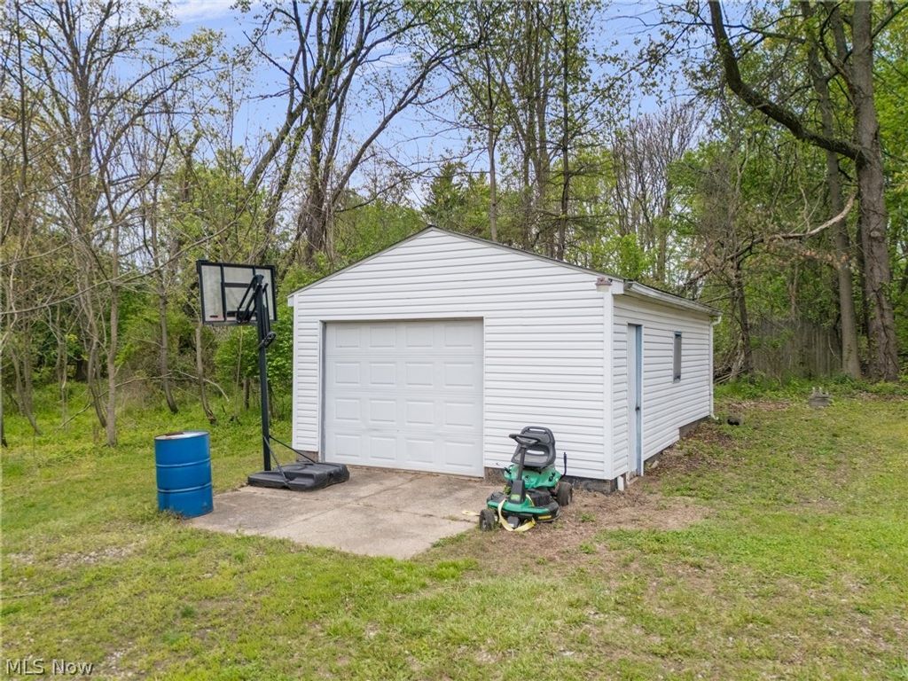Photo of 671 Fairview Avenue, Barberton, OH 44203 (MLS # 5206140)