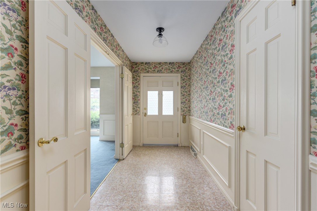 1044 Roy Drive